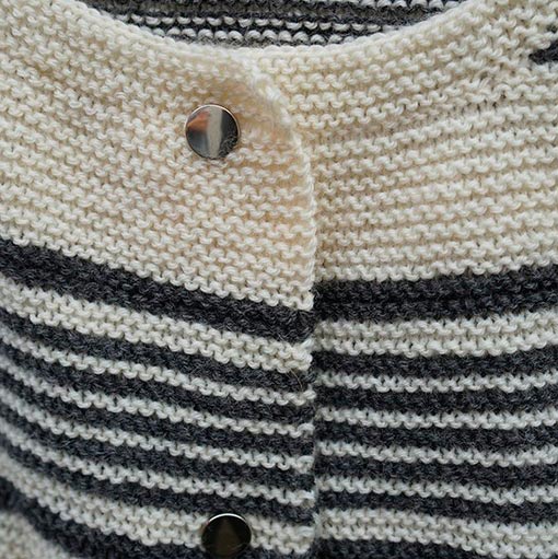 Stribet cardigan - strikkeopskrift - Knit Wit Company